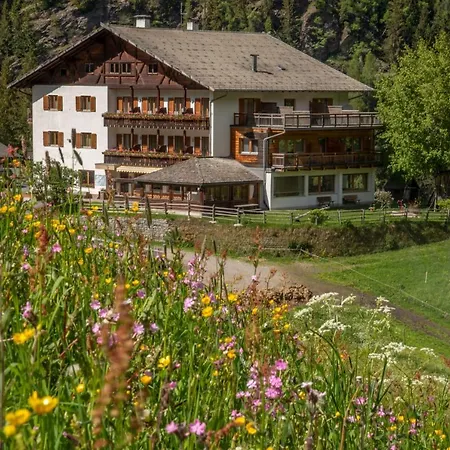 Hotel Ultnerhof Santa Gertrude